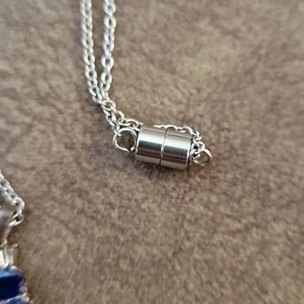 3/$30 Vtg Dainty Blue Crystal Crown Bar Pendant Chain Necklace